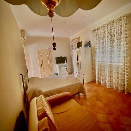 לינה וארוחת בוקר נאפולי Casa Di Nonna Mia מראה חיצוני תמונה