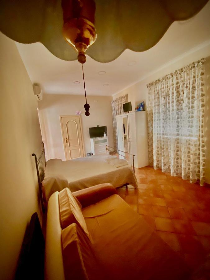 לינה וארוחת בוקר נאפולי Casa Di Nonna Mia מראה חיצוני תמונה